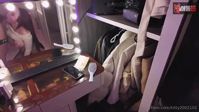 이빠이 꼴려버린 오빠 물쪼옥 뺴주기