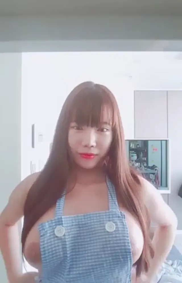알몸에 앞치마 입고 바나나 사까시