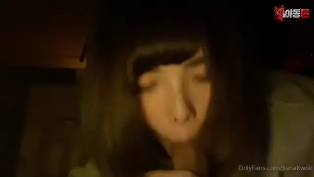 문학소녀 닮은 깔끔한 입보녀