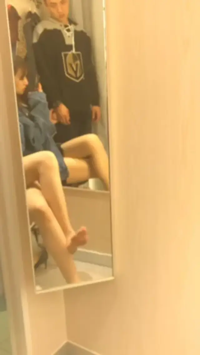 쇼핑몰 탈의실에서 사까시