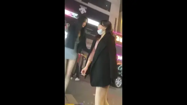 길거리여자치마속몰카