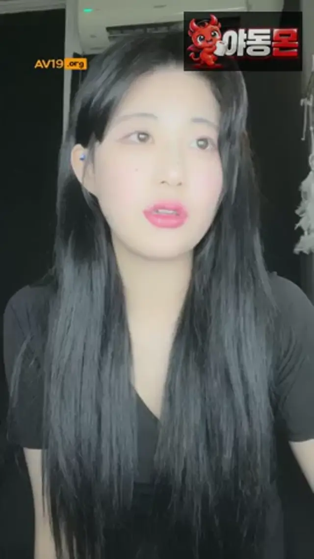 보지 살포시 보여주는 이쁜이