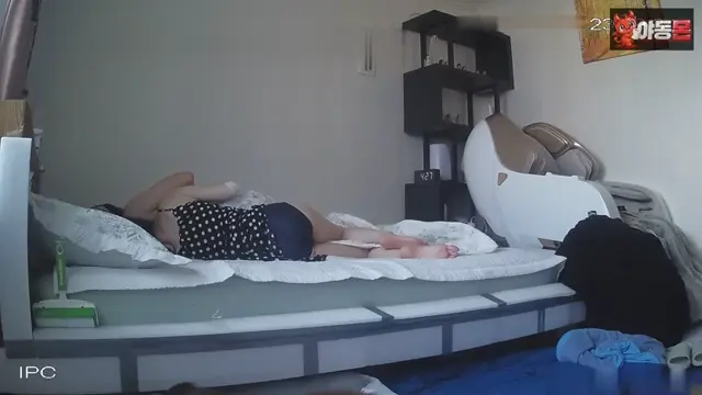 IP캠 하루종일 누워서 떡만치키