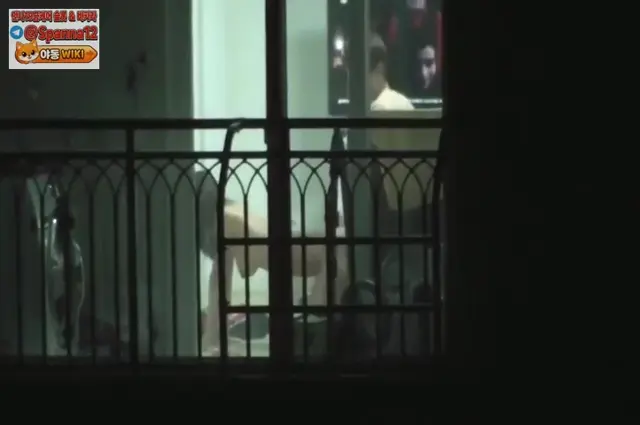 문 열어놓고 하다 딱찍힌 앞동 부부