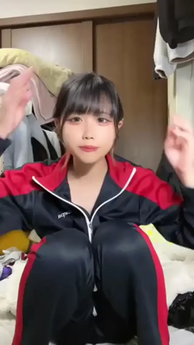 열도의 04년생 틱톡커 몰래 판매하는 자영 1