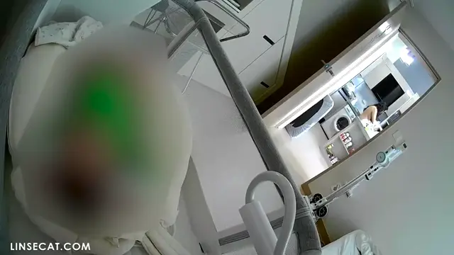스타일리쉬한 남편과 펑퍼짐한 부인