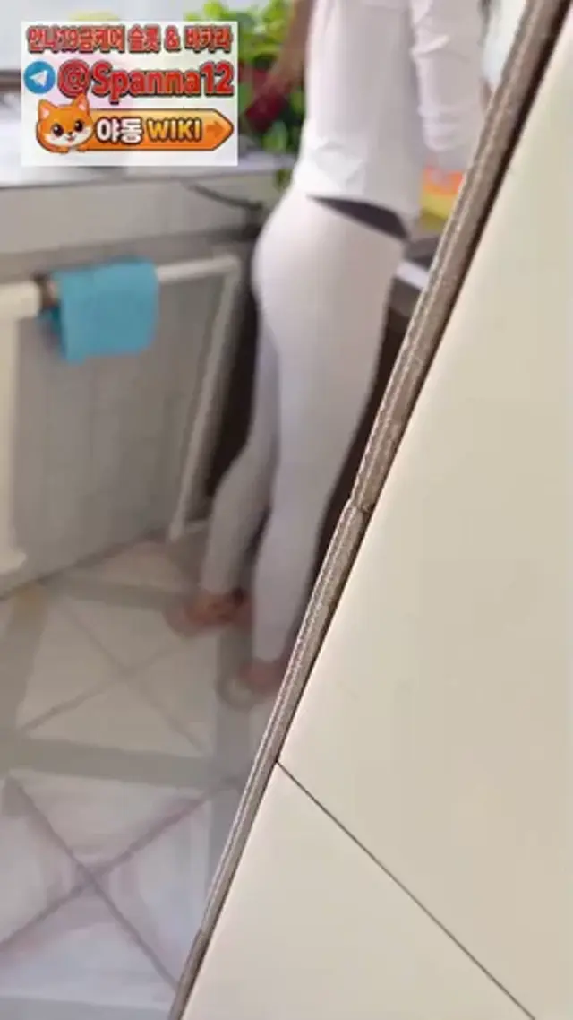 운동하는 레깅스 여친에게 돌진