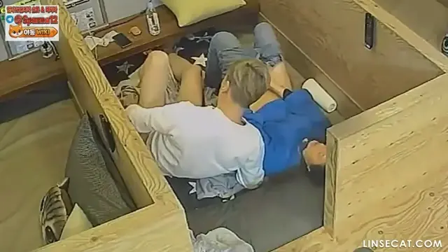 다양한 장소에서 사랑을 나누는 연인들