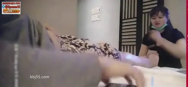 마사지 샵에서 자지까고 대놓고 딸딸이