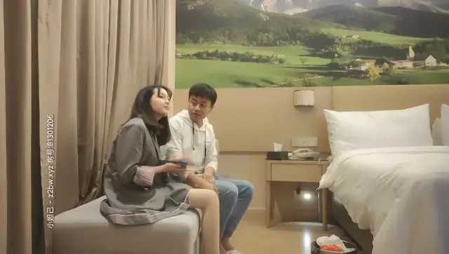 귀여운 스킨쉽도 잘 받아주는 조건녀