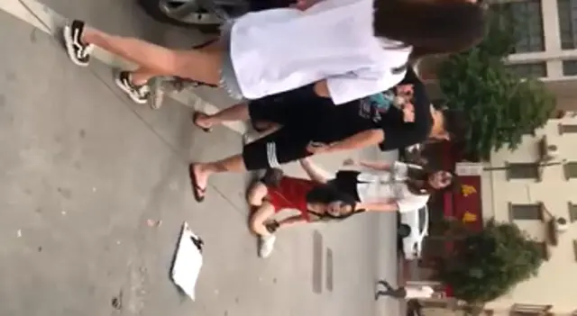 불륜 때문에 치고 박고 싸우는 중국인들