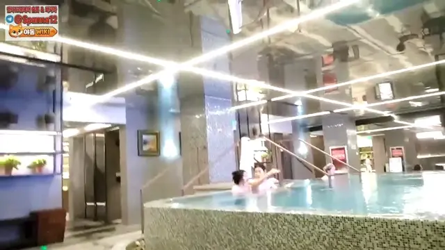 여자 목욕탕 몰카 (6)