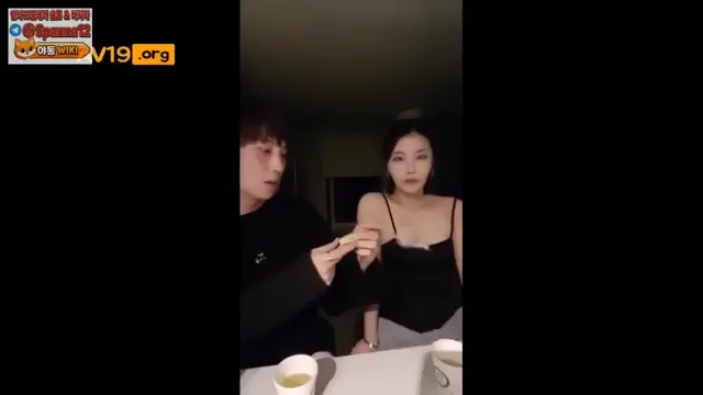 역대급 보지냄새 게스트_달려나가 손씻음