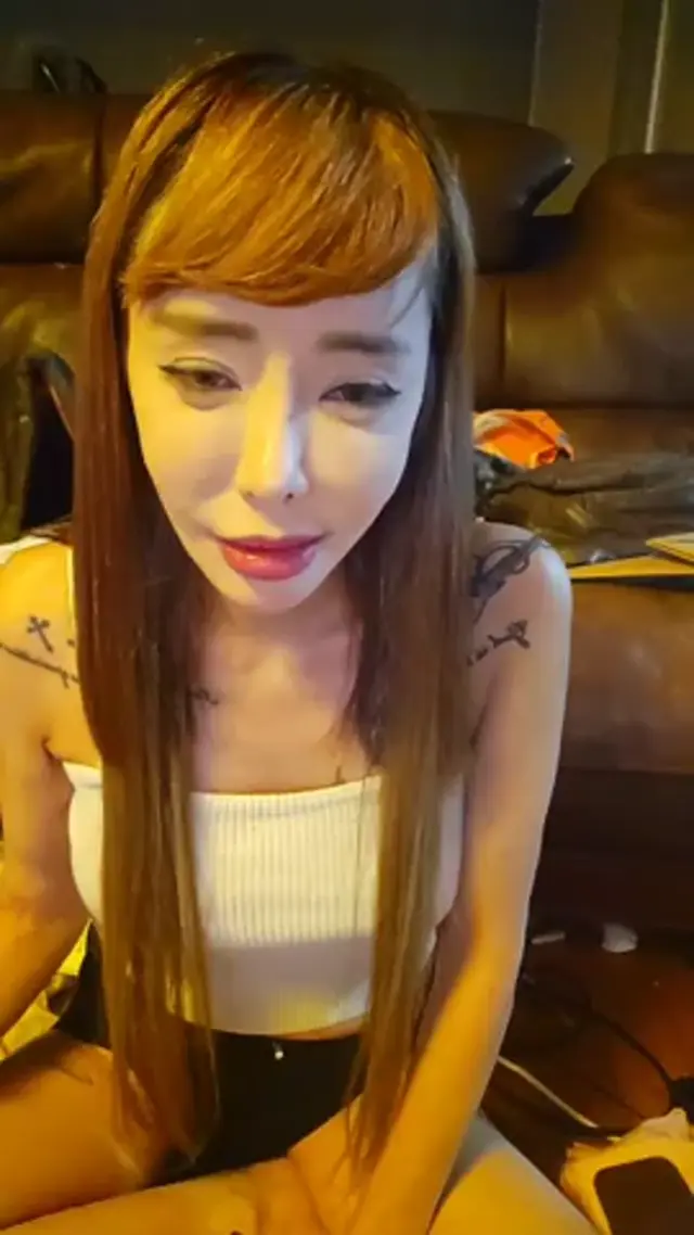 인스타 라방 가슴수술한 제왕절개 흉터 미시 올노출 (3)